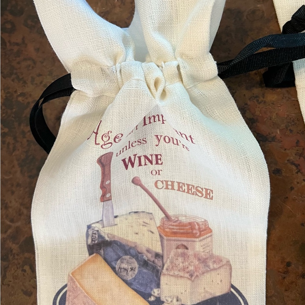 NWOT-Darling cheese cloth wine bottle covers - Picture 2 of 3